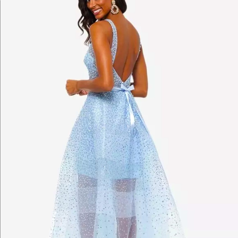Beautiful and sparkling dress perfect for prom or any special ocasión
